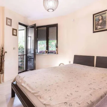 Summer Breeze Apartament *